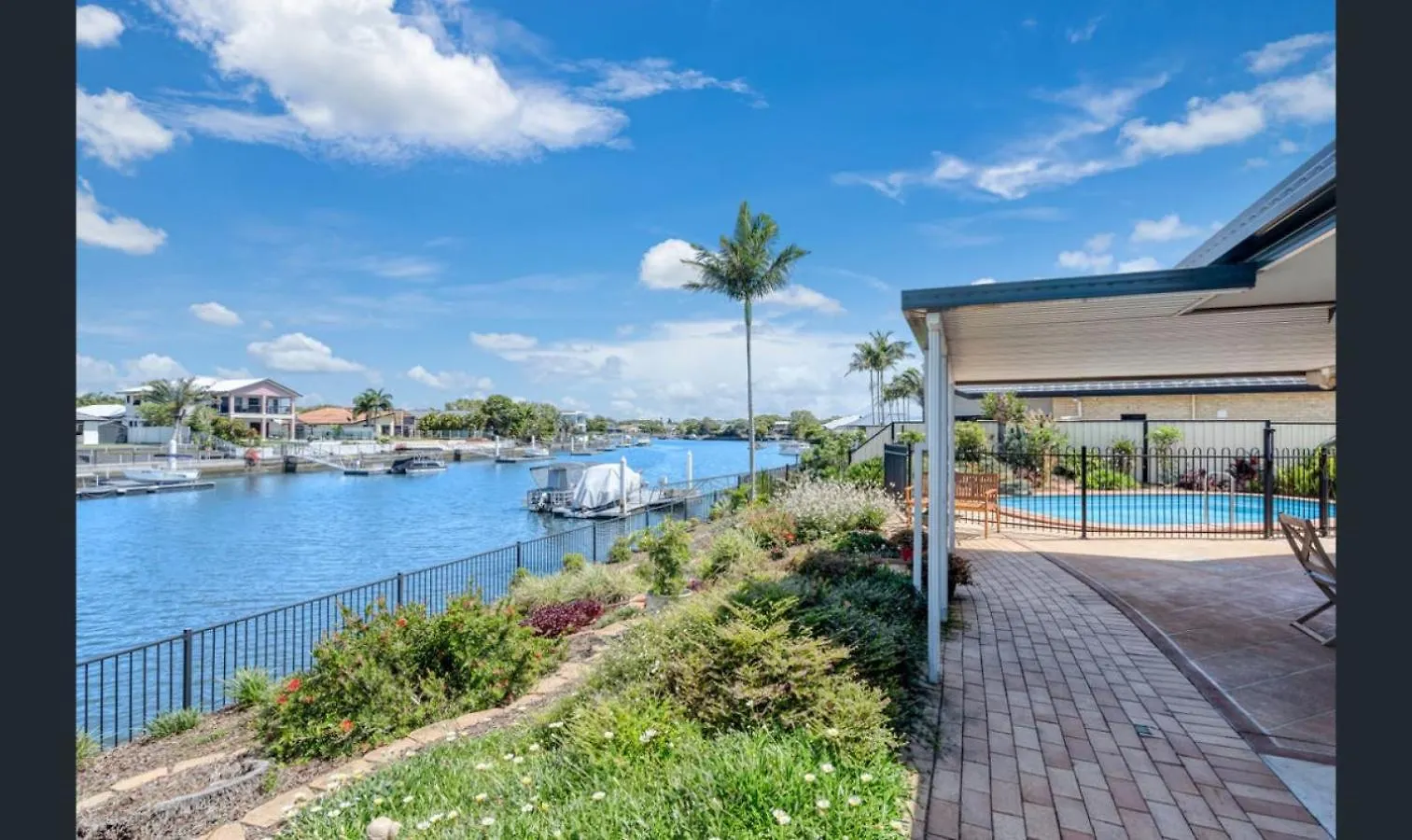 Topsail Tides Absolute Canal Waterfront Banksia Beach Ausztrália