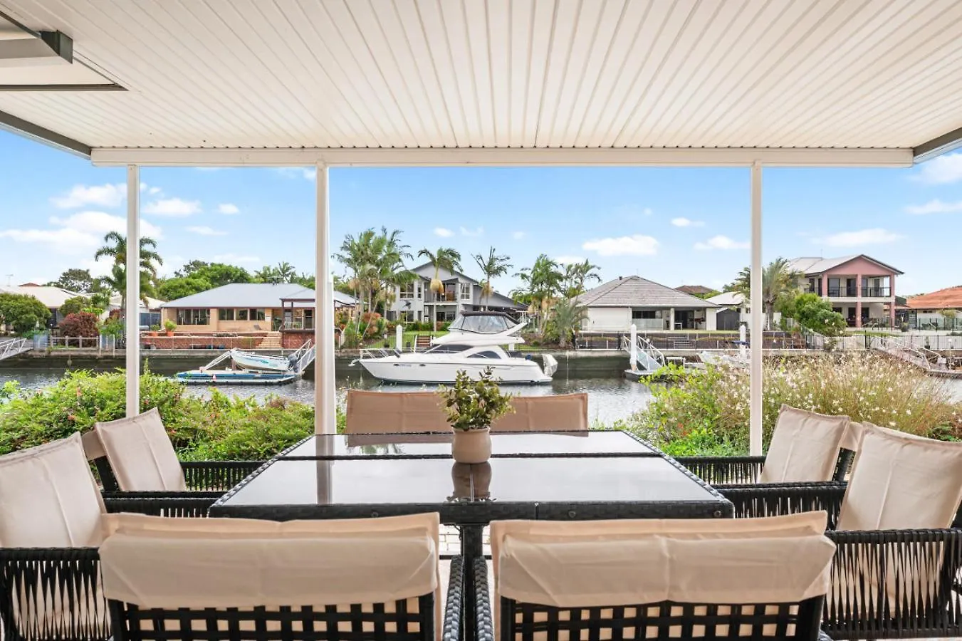 Topsail Tides Absolute Canal Waterfront Banksia Beach 펜션